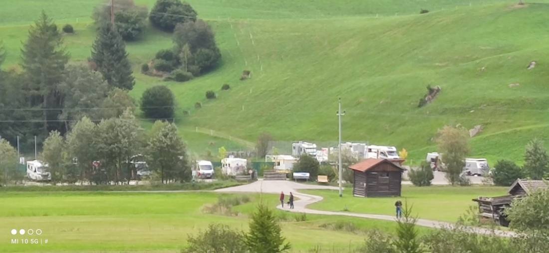 Zentralalpen Stellplatz Trins — Місце для кемперів in Trins