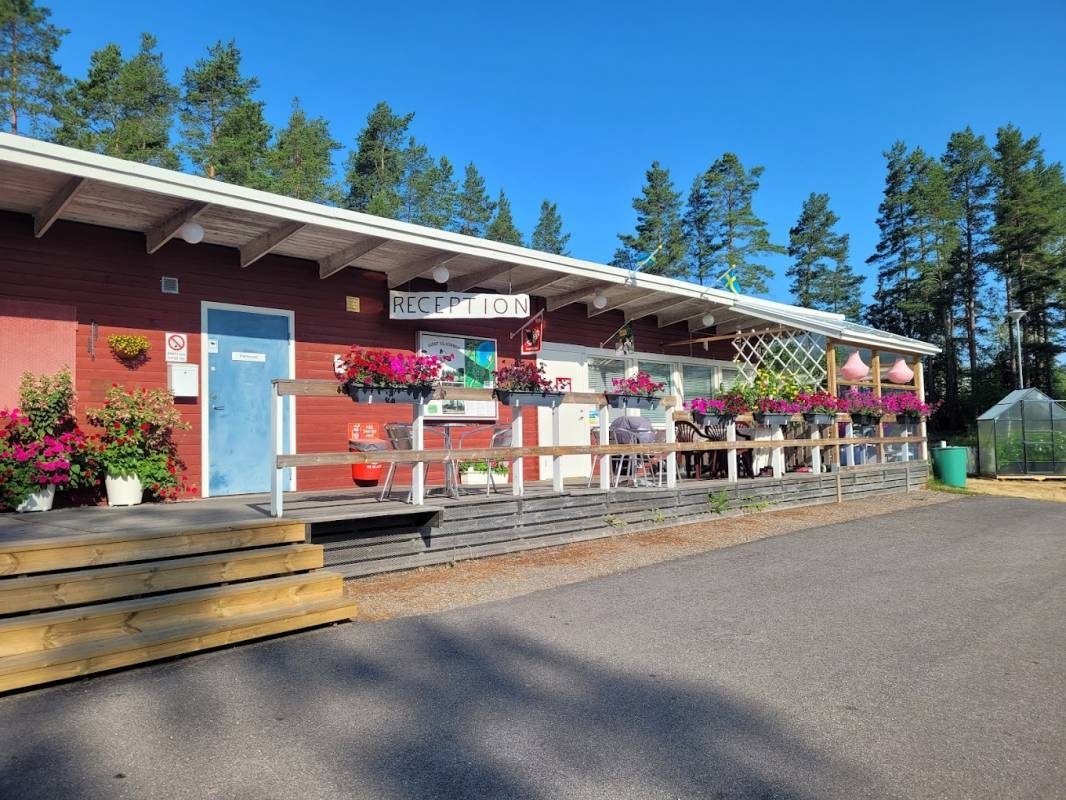 Vivstavarvstjärns Camping — Stellplatz in Timrå