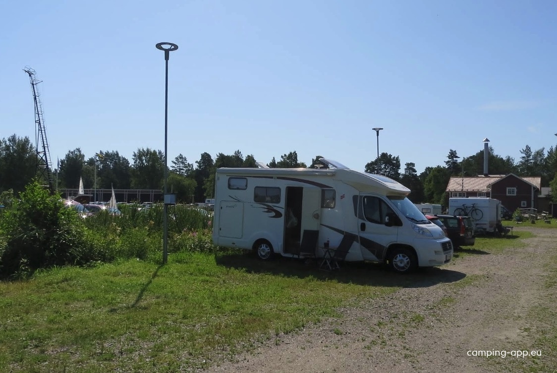 Ställplats Sandarne Båtklubb — Sítio para autocaravanas in Sandarne