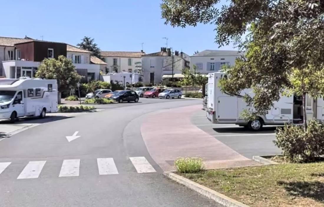 Stellplatz Mareuil-sur-Lay-Dissais — Campervan Site in Mareuil-sur-Lay-Dissais