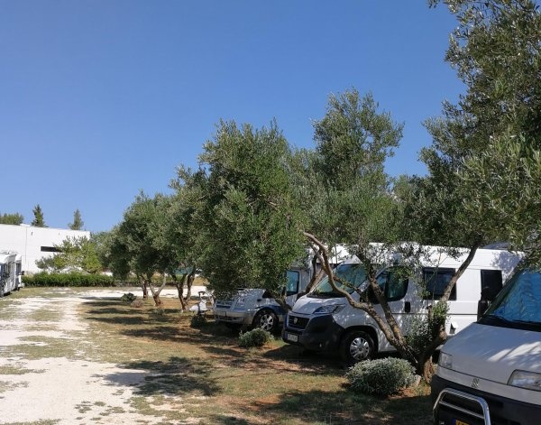 Autocamp Katinka — Campingplatz in Starigrad Paklenica