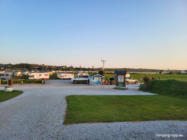 Ardmore Seaview Motorhome Park — Photo 6