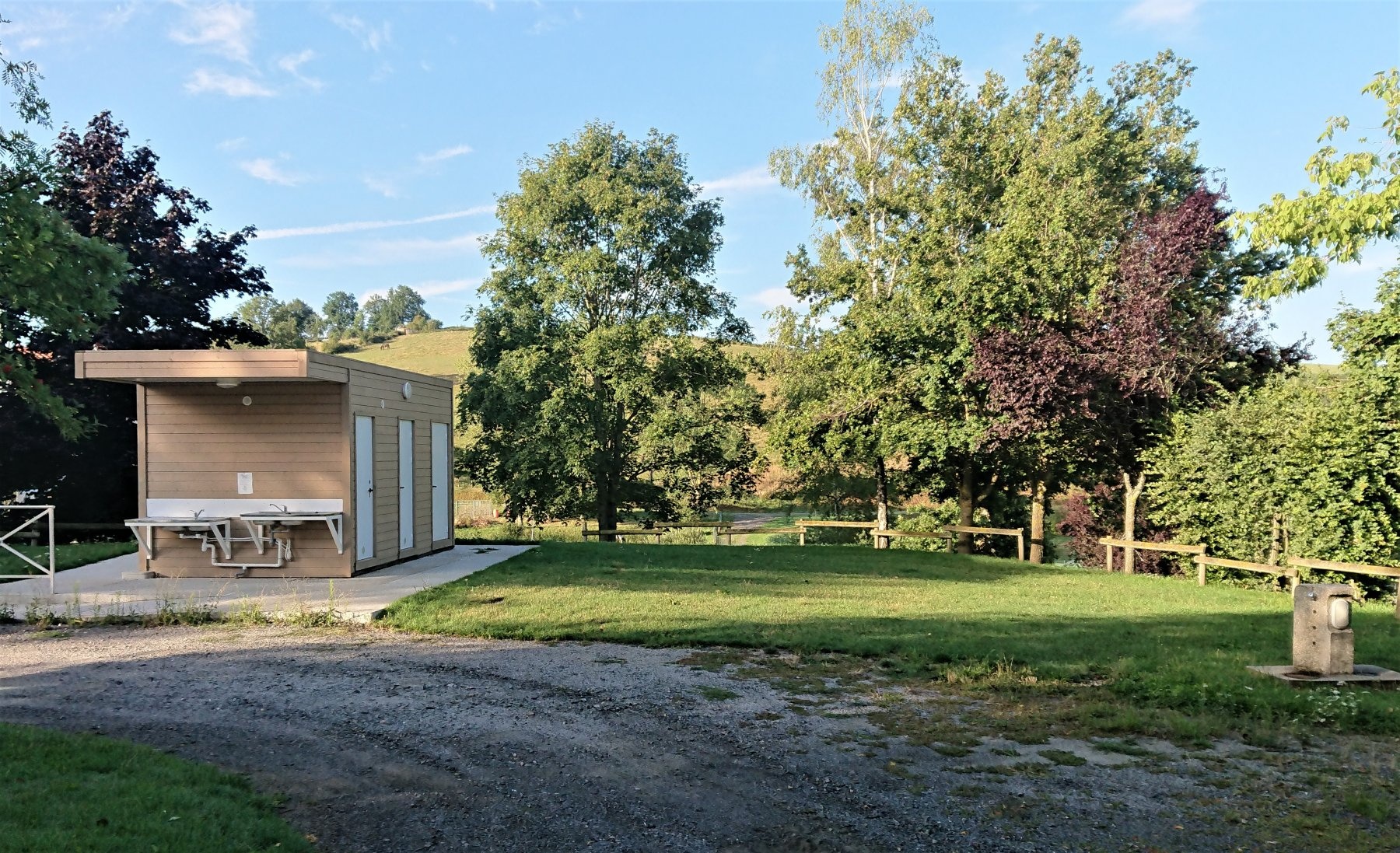Camping Municipal Panissières — Camping in Panissières