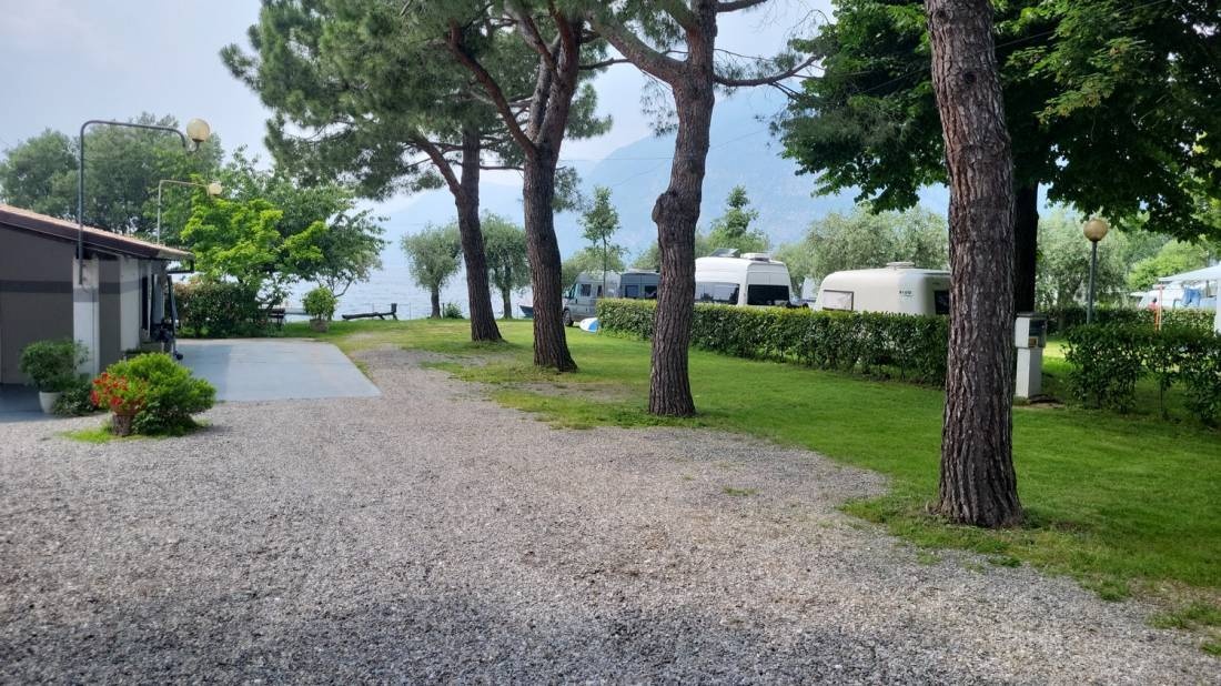 Camping Olivella — 露营地 in Pilzone
