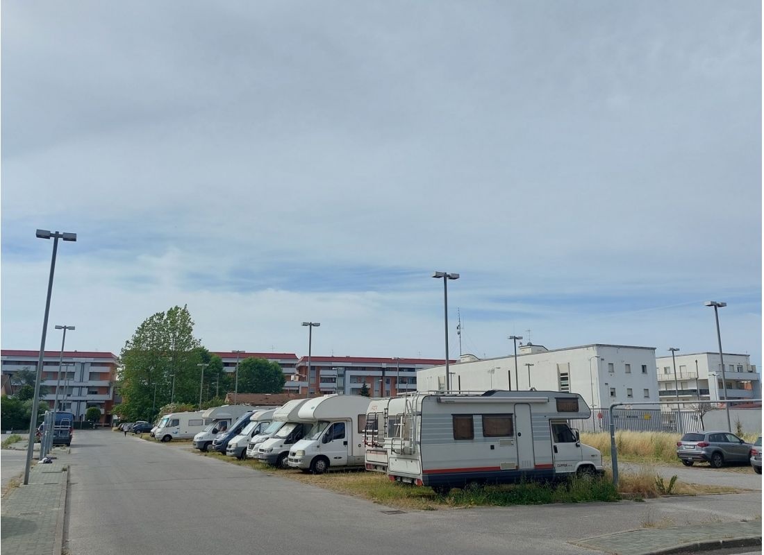 Parcheggio pubblico — Ställplats in Viareggio