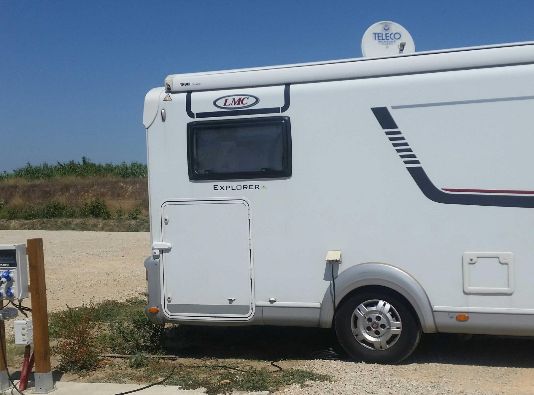 Stellplatz des Oliviers — Aire camping car in Canet-en-Roussillon