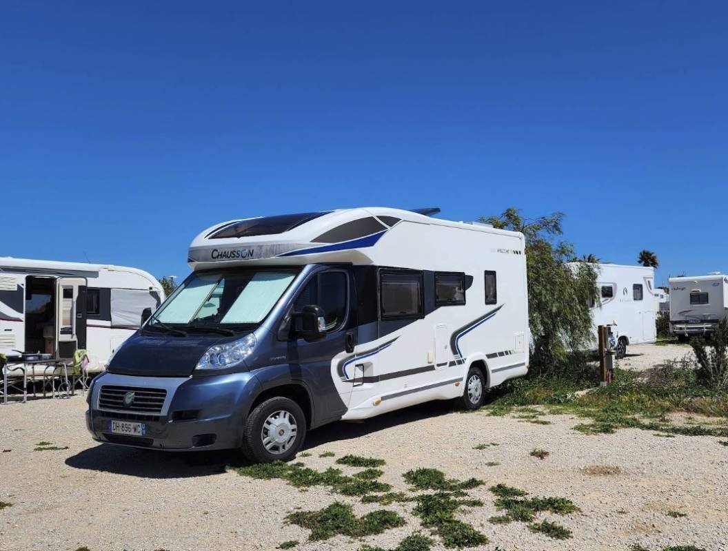 Stellplatz des Oliviers — Sp. parking dla kamperów in Canet-en-Roussillon