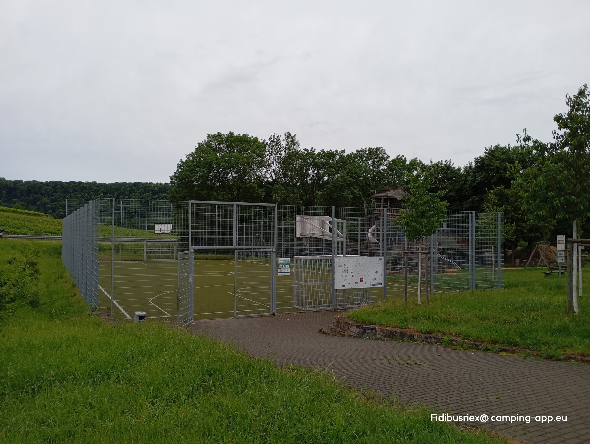 Stellplatz an der Felsengartenkellerei Hessigheim — Foto 4