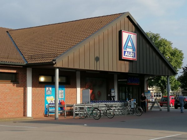 Stellplatz Rheinsberger Str. — Photo 3