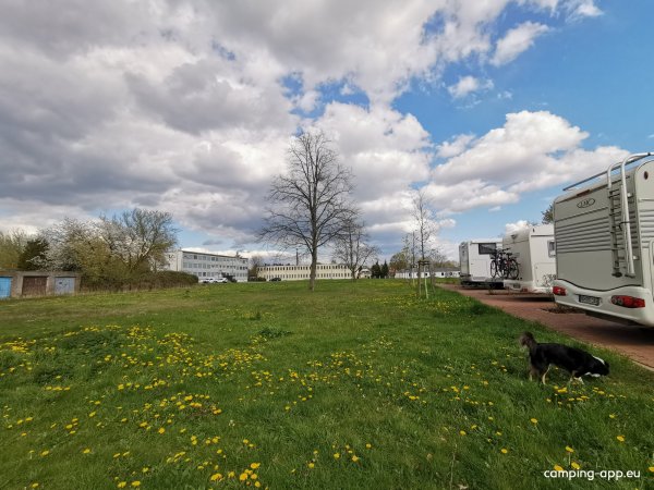 Stellplatz Rheinsberger Str. — Foto 4