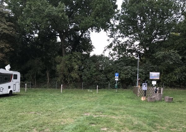 Caravan Stellplatz Am Criwitzer See — Ställplats in Crivitz