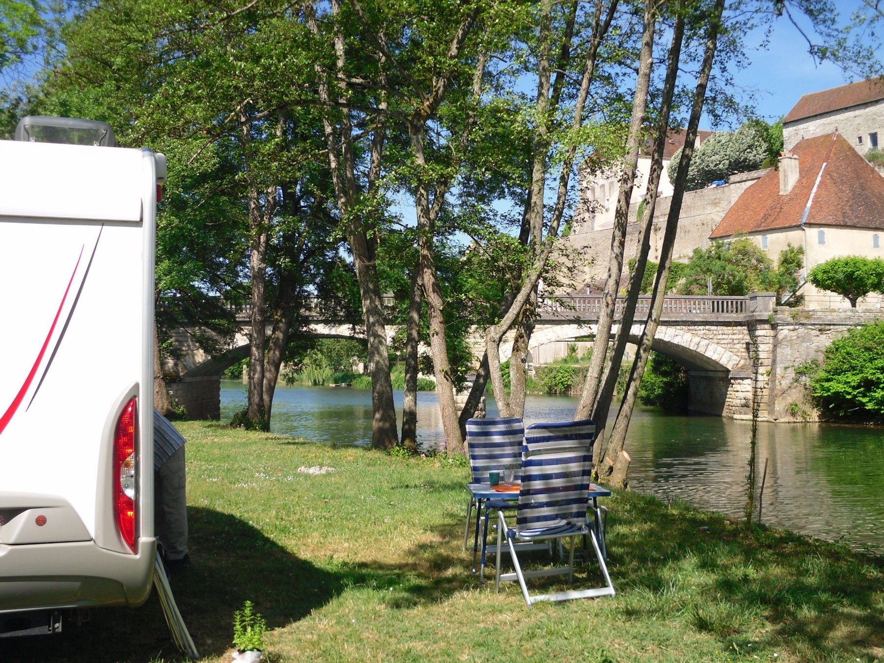 Camping La Colombière — Kemp in Pesmes