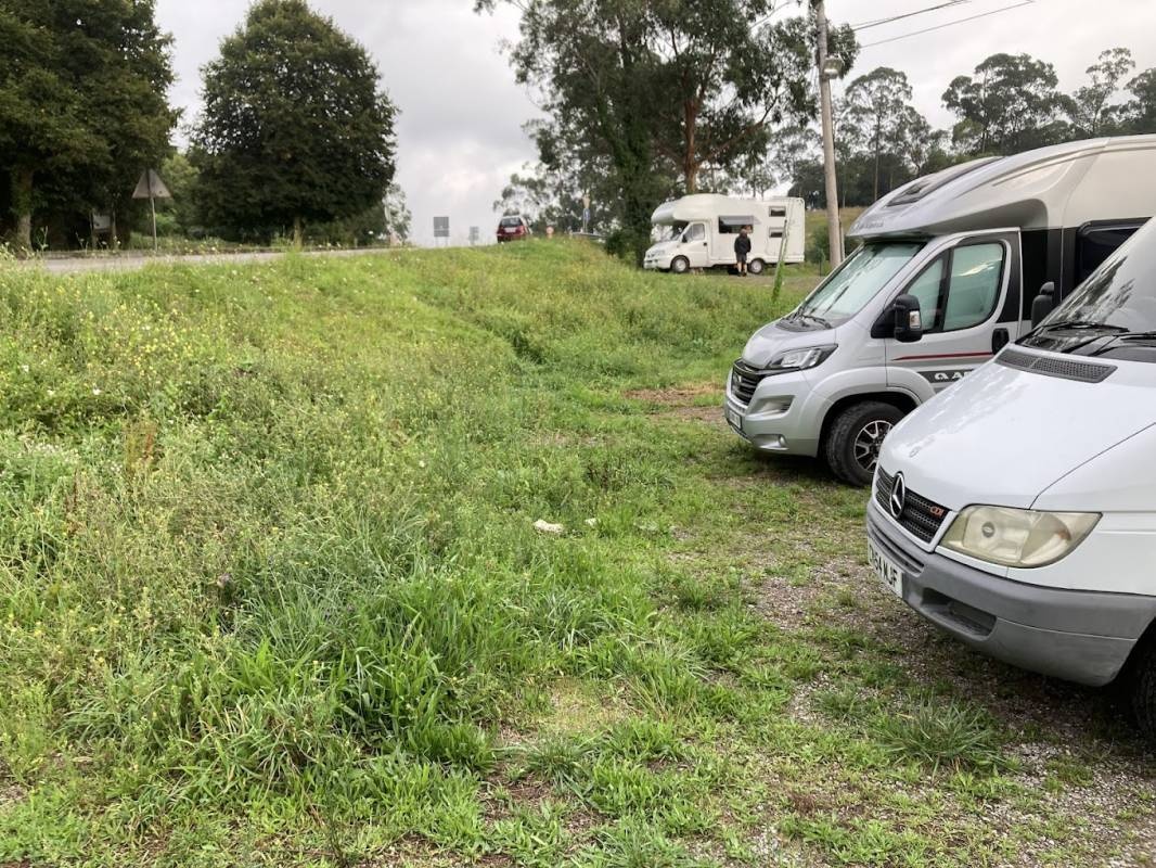 Área de Autocaravanas Ribadesella — Camperplads in Ribadesella