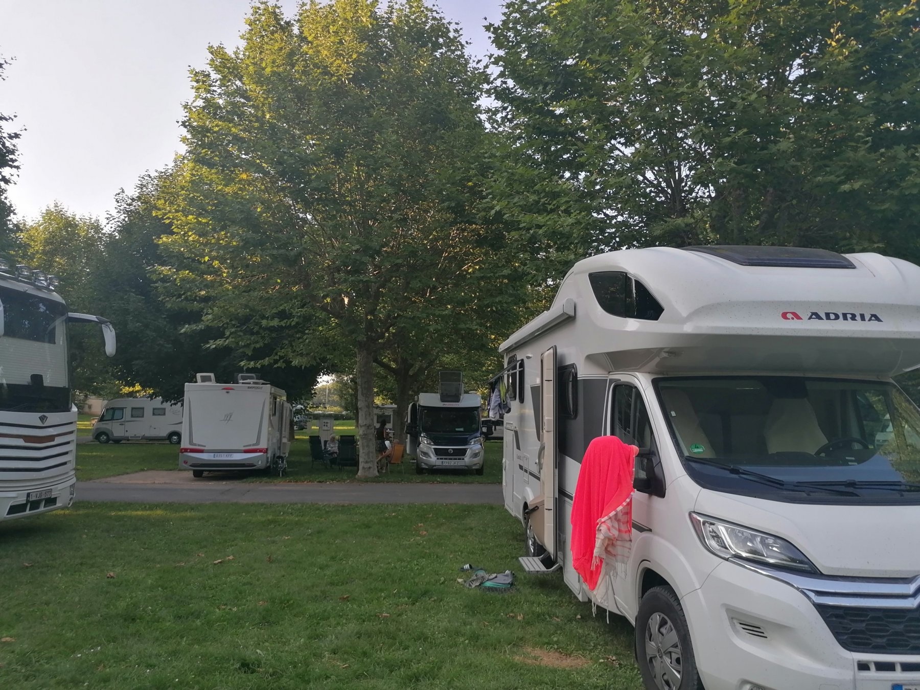 Beaujolais Camping Park — Ställplats in Villefranche-sur-Saône