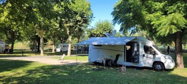 Beaujolais Camping Park — Photo 4