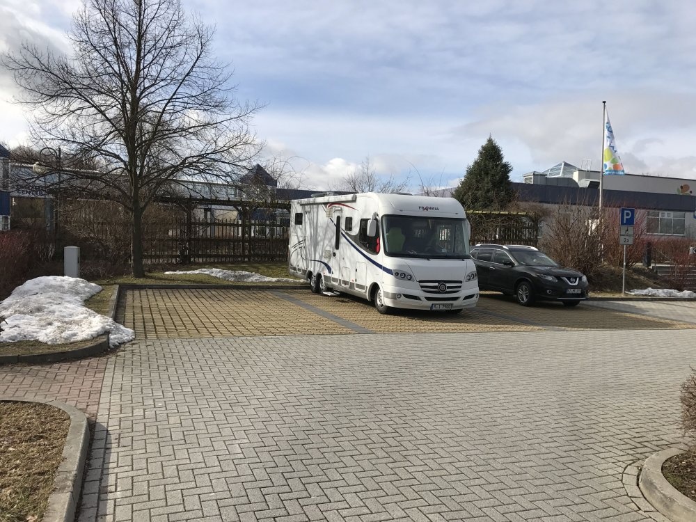 Übernachtungsparkplatz Neustadt — Aparcamiento para pernocta in Neustadt in Sachsen-Langburkersdorf
