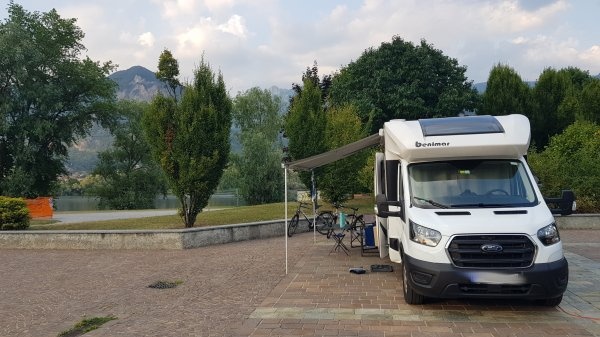 Olginate Camping car parking — 露营车营地 in Olginate