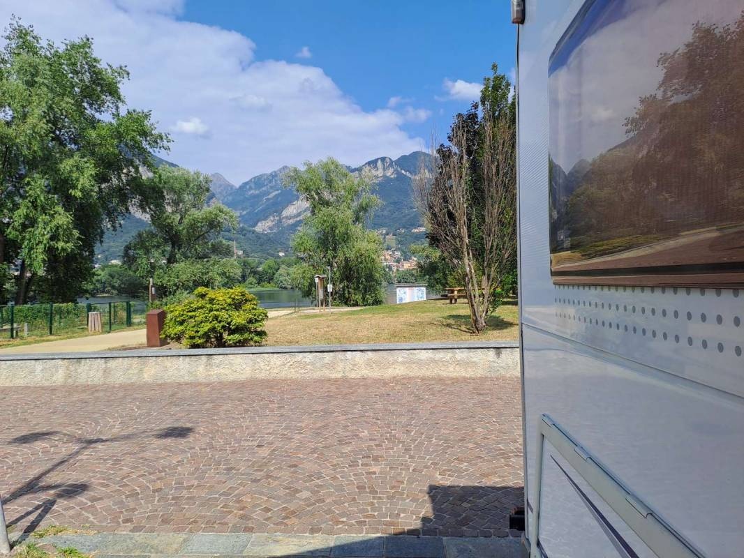 Olginate Camping car parking — Sítio para autocaravanas in Olginate
