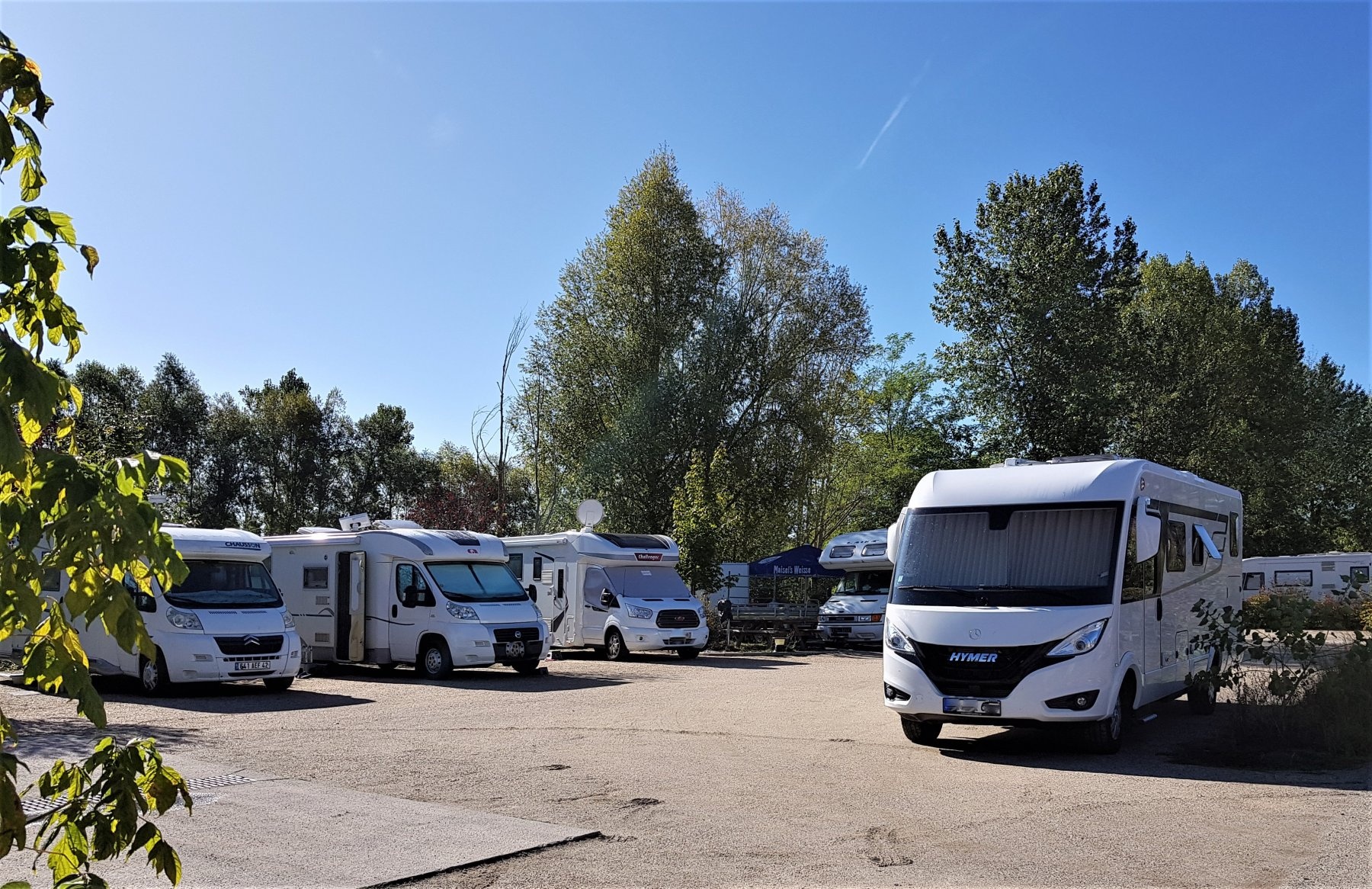 Stellplatz Dompierre-sur-Besbre — Campervan Site in Dompierre-sur-Besbre