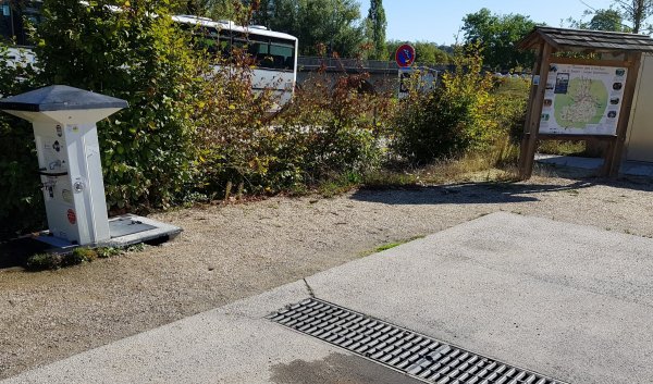 Stellplatz Dompierre-sur-Besbre — Photo 2