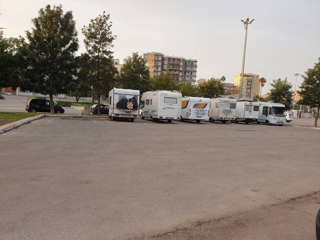 Parcheggio Via Spalato — Sp. parking dla kamperów in Brindisi