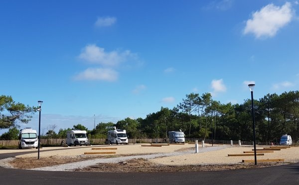 Motorhome Park Ondres — Campervan Site in Ondres