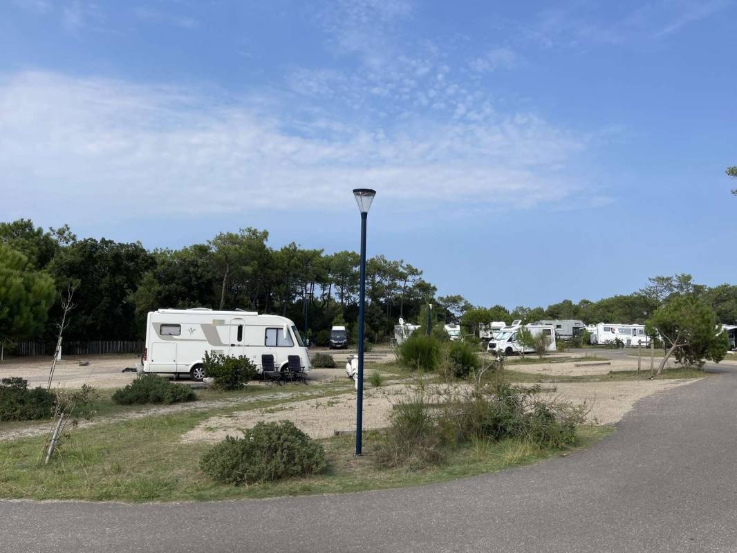Motorhome Park Ondres — Campervan Site in Ondres