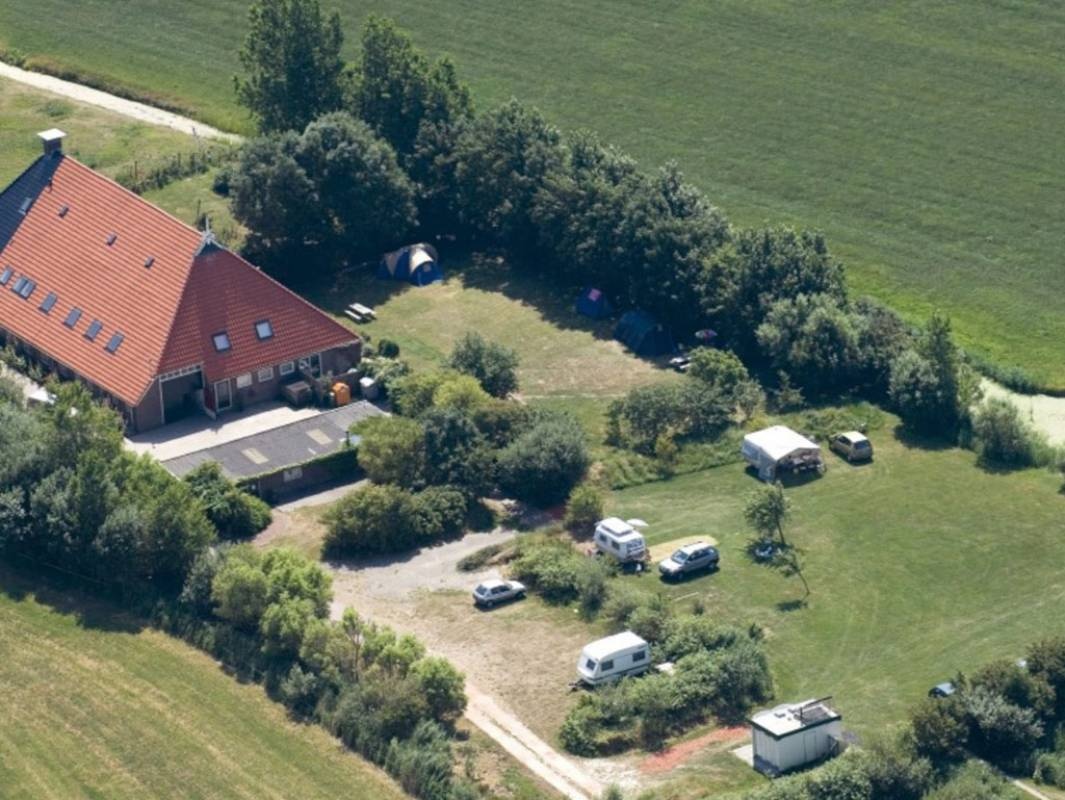 Camping en Groepsaccommodatie Nova — Campingplatz in Pingjum