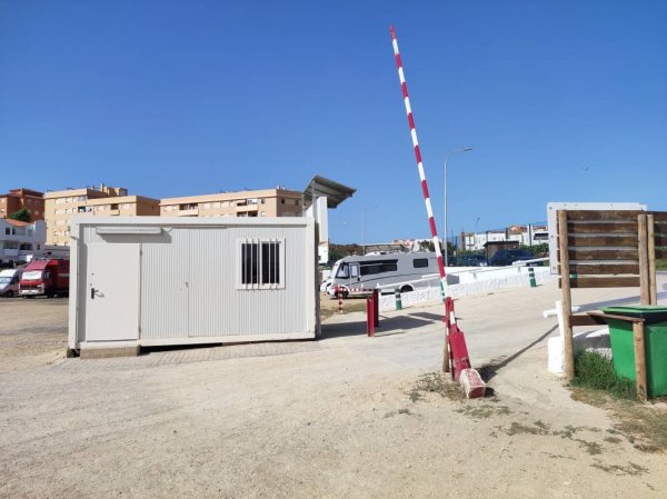 Área de Autocaravanas de Tarifa — Photo 2