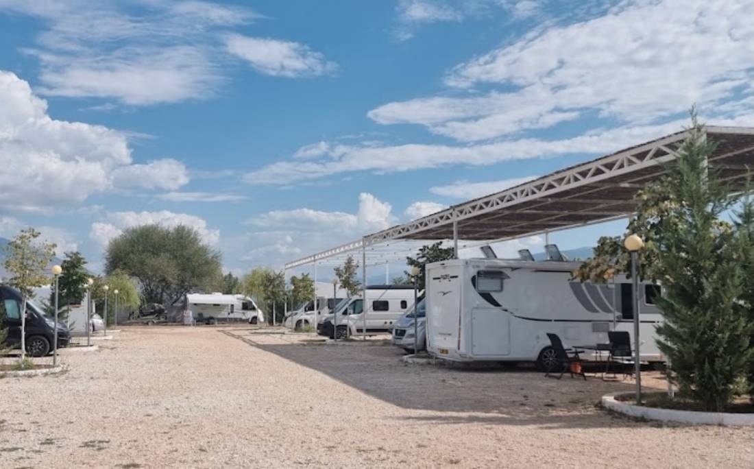 Camping Family Gjirokaster — Bobilplass in Antigonë