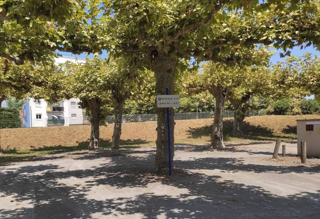 Stellplatz Vic-en-Bigorre — Місце для кемперів in Vic-en-Bigorre