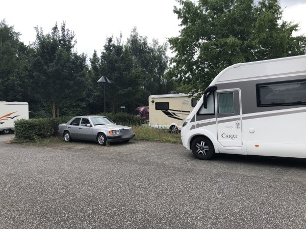 Wohnmobilstellplatz Am Krongut — Karavan Sitesi in Potsdam