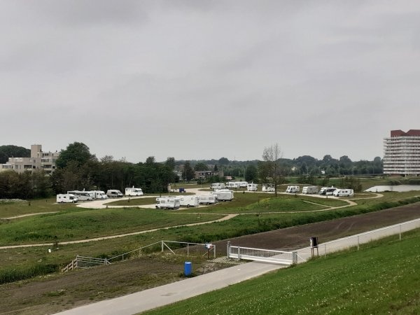 Camperplaats Eemsdijk — Sp. parking dla kamperów in Delfzijl