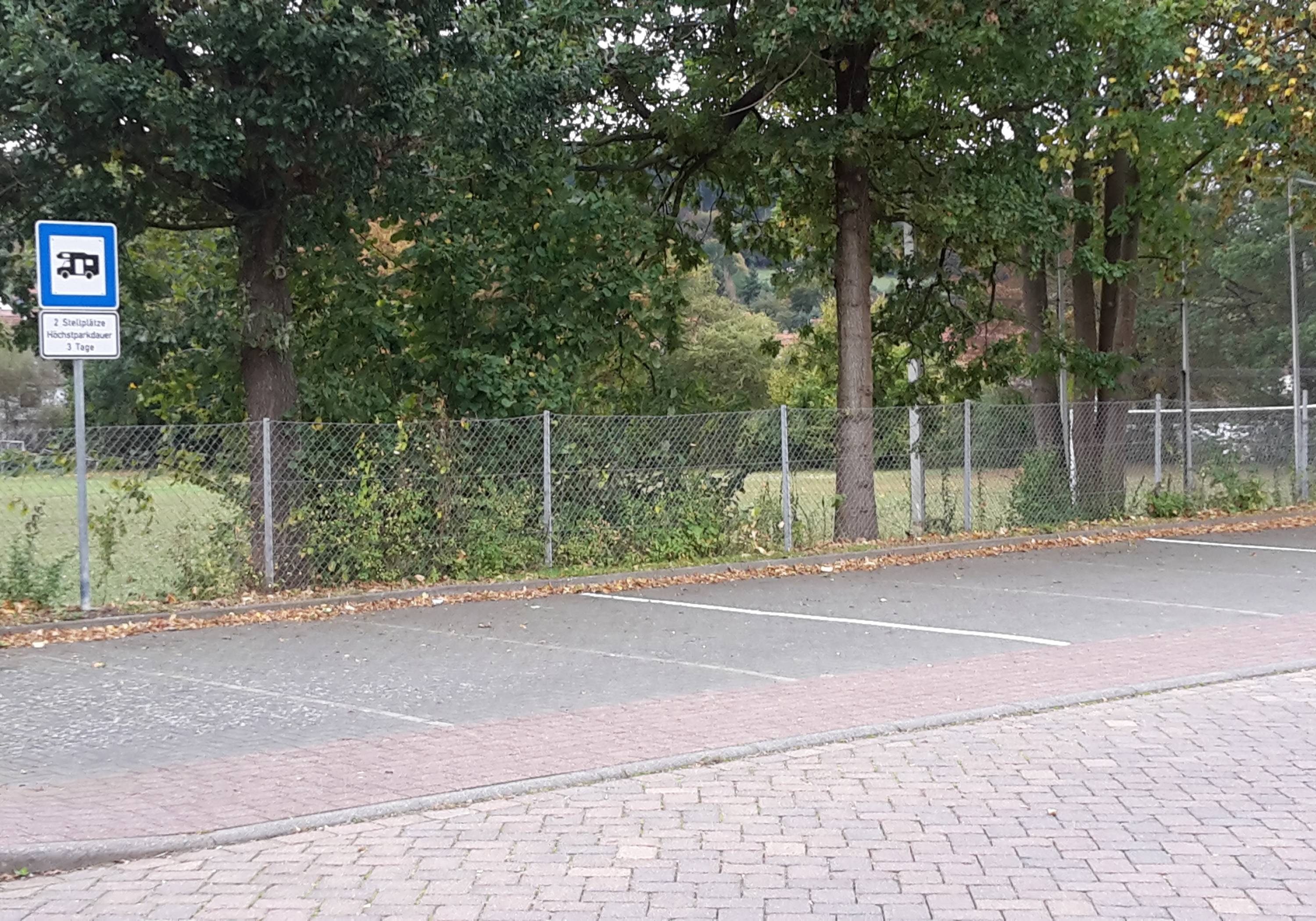 Hartplatz — Karavan Sitesi in Delligsen