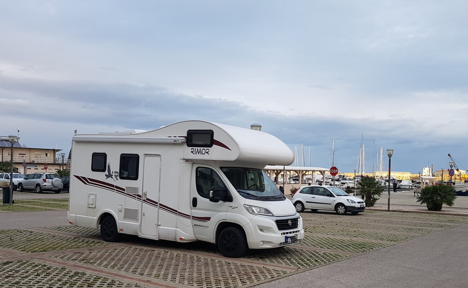Termini Hafen — 露营车营地 in Termoli