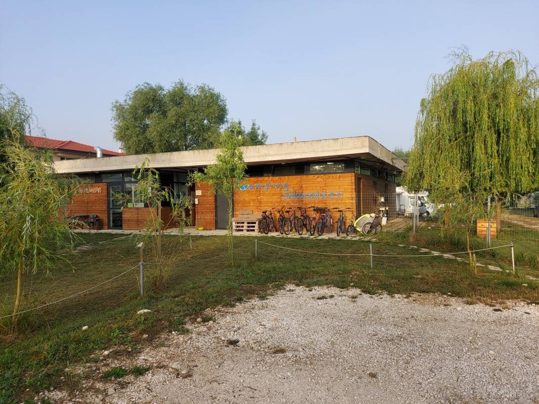 Camping  Shkorpilovtsi — Area da campeggio in  Shkorpilovtsi