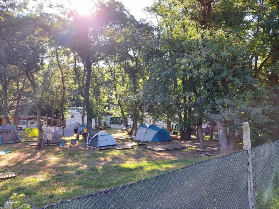 Camping Atliman — Campingplads in Kiten