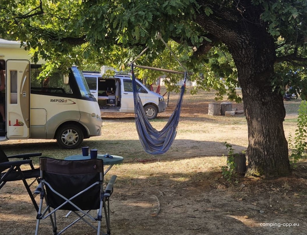 Camping Dragoske — Campingplatz in Burluși