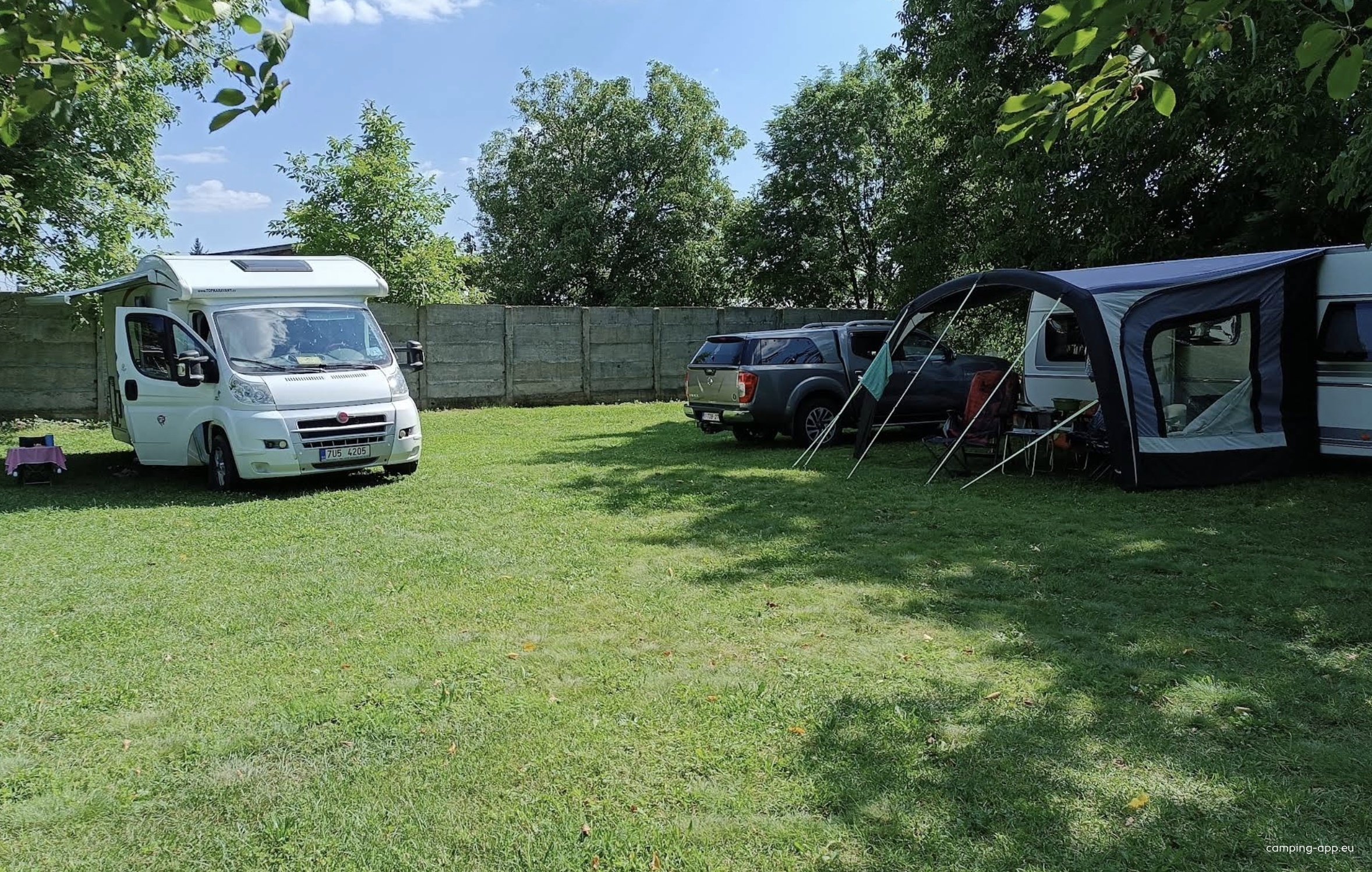 Camping De Oude Walnoot — Camping Site in Mihai Viteazu