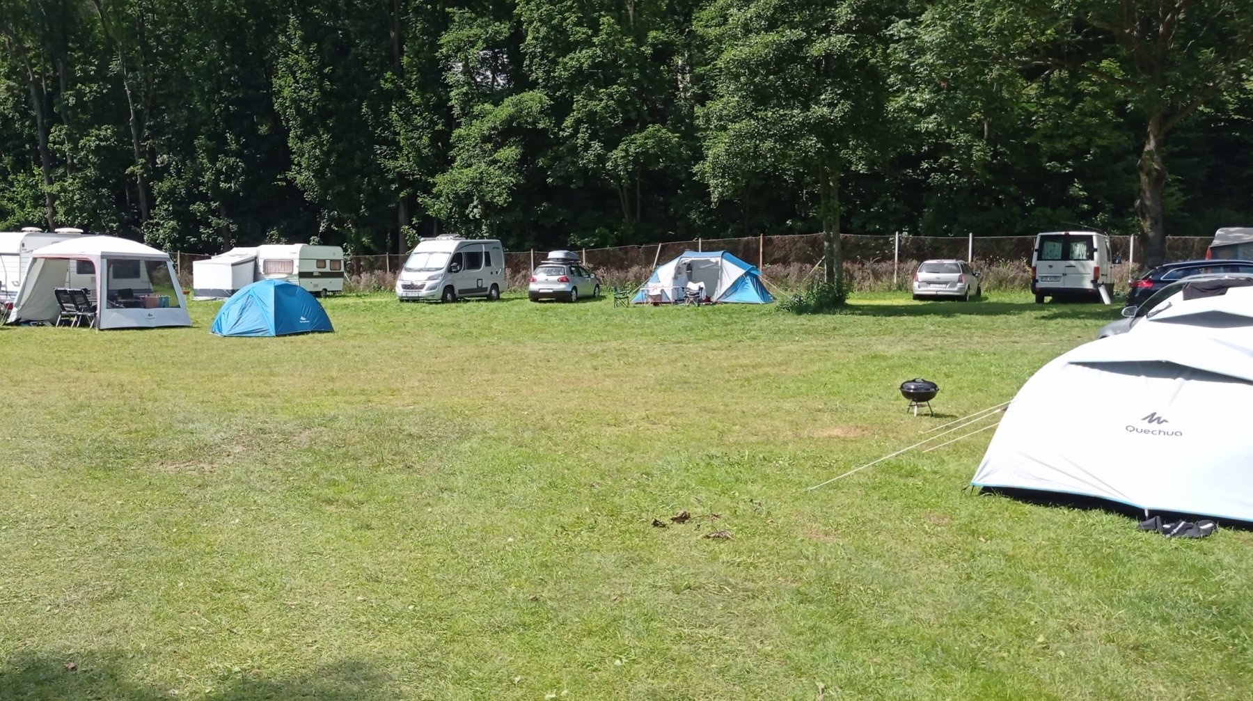 Złota Dolina — Cámping in Pokrzywna