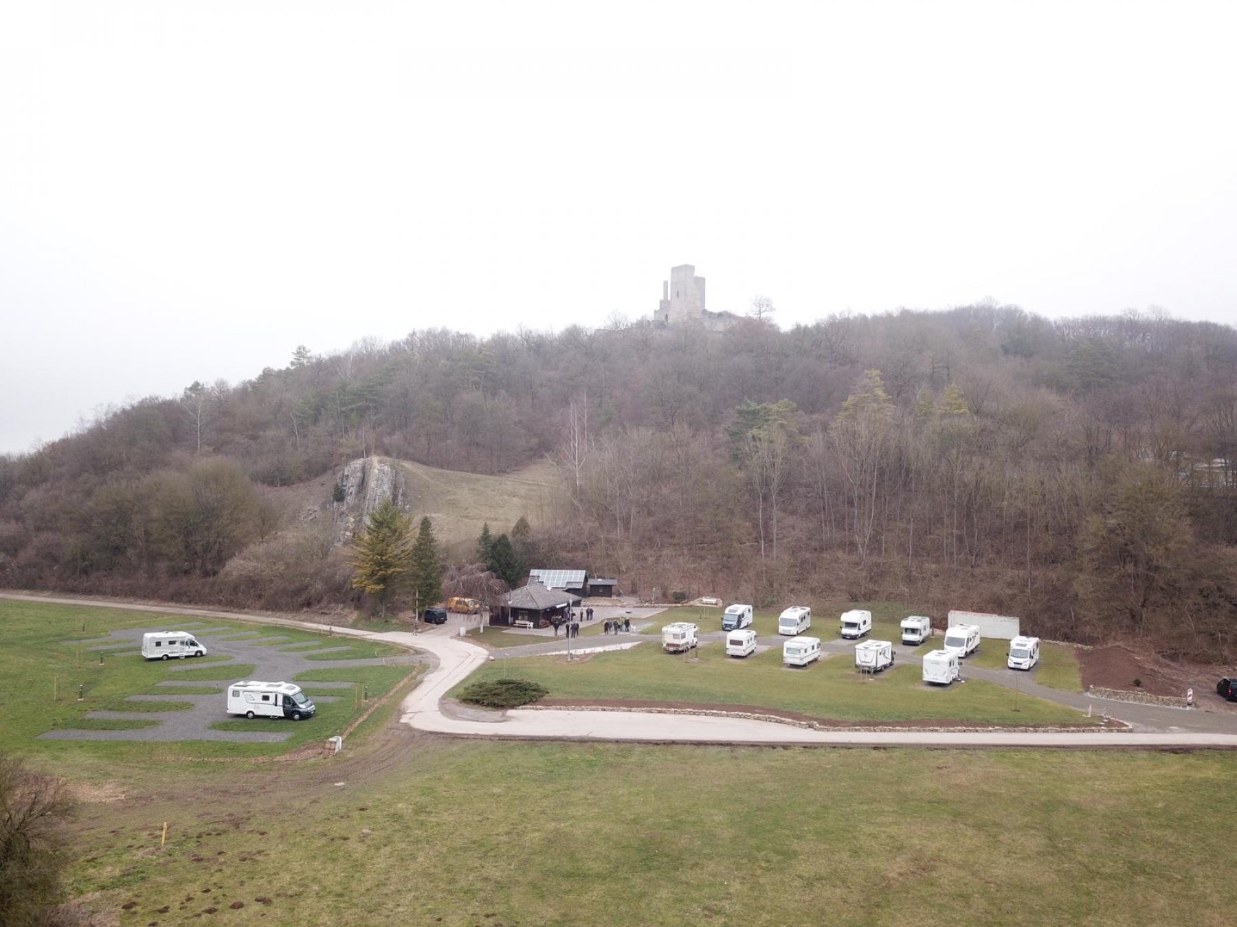 Wohnmobilhafen unter dem scharfen Stein — Campervan Site in Volkmarsen