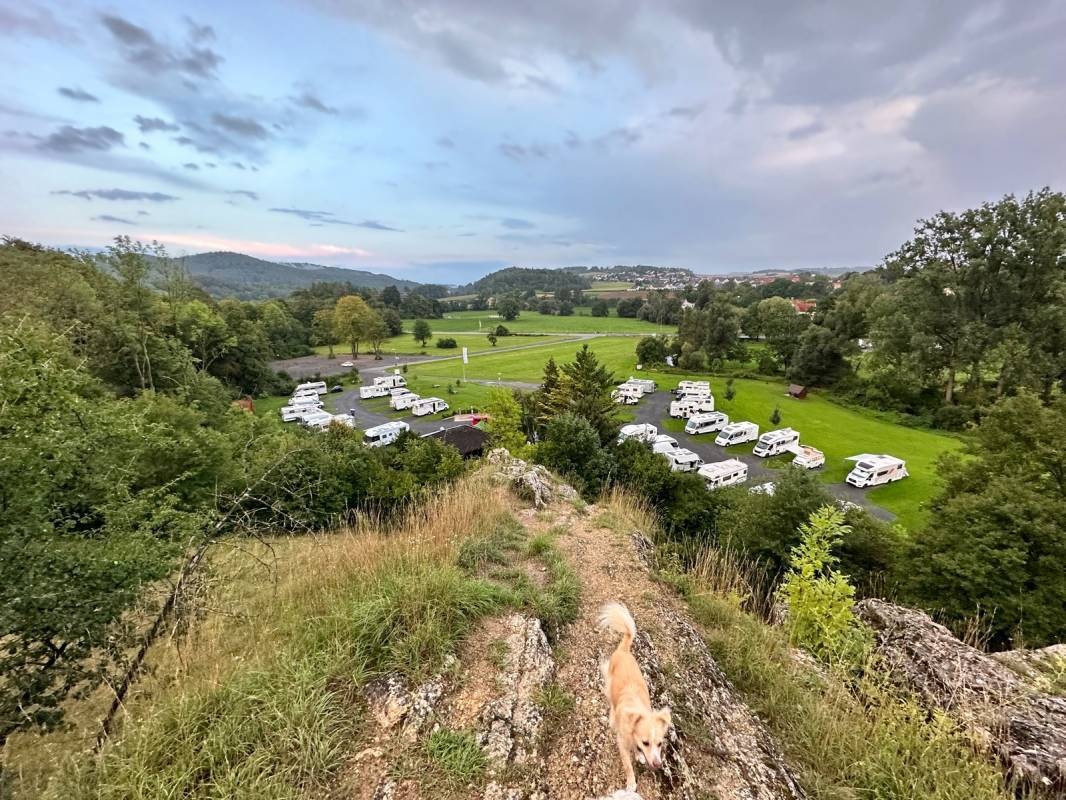 Wohnmobilhafen unter dem scharfen Stein — Karavan Sitesi in Volkmarsen