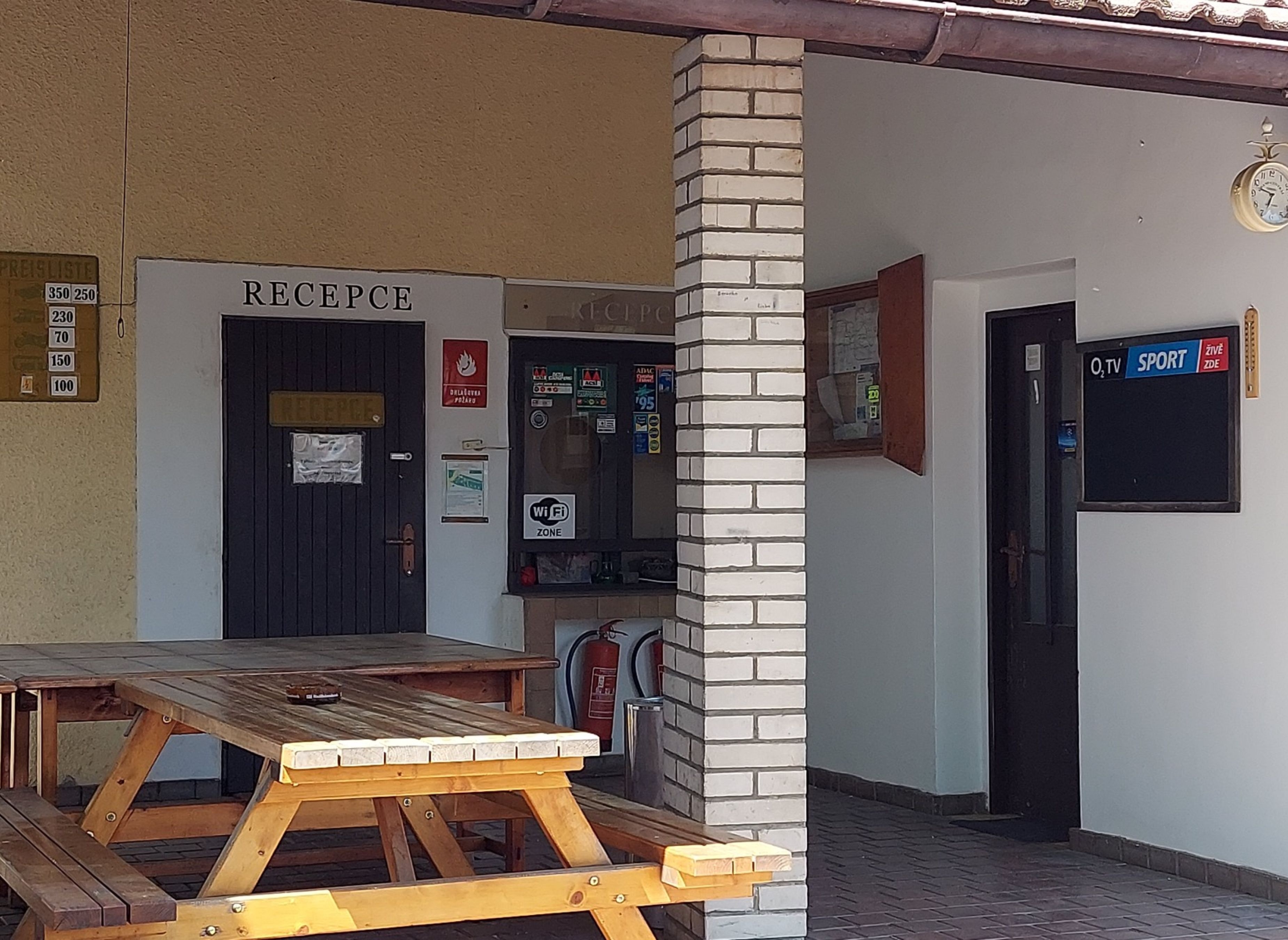 Camp Bušek Praha — Campingplass in Praha 8 - Březiněves