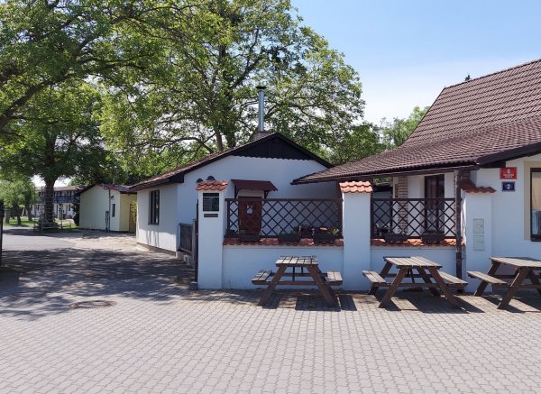 Camp Bušek Praha — Photo 2