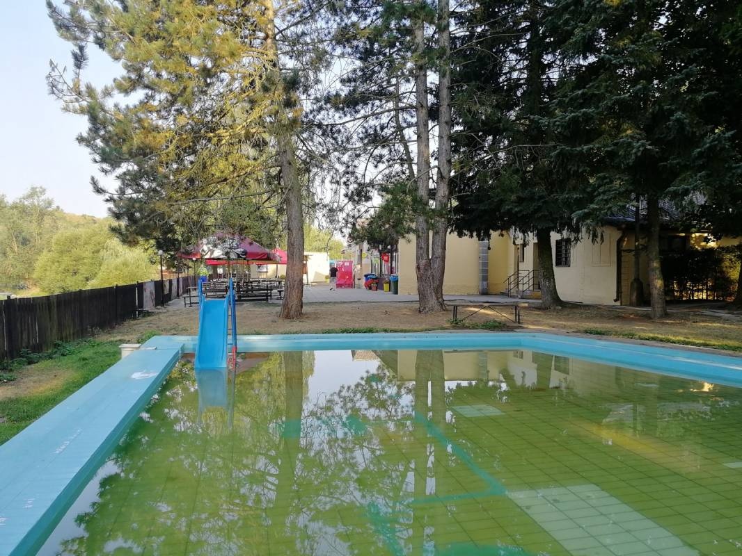 Kemp Zvíkovec U Varských — Camping in Chříč