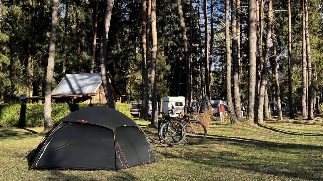 Annín Tree Park Camp — Camping Site in Dlouhá Ves