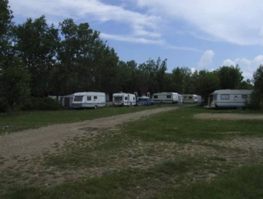 Autokemp Vikletice — 露营地 in Chbany