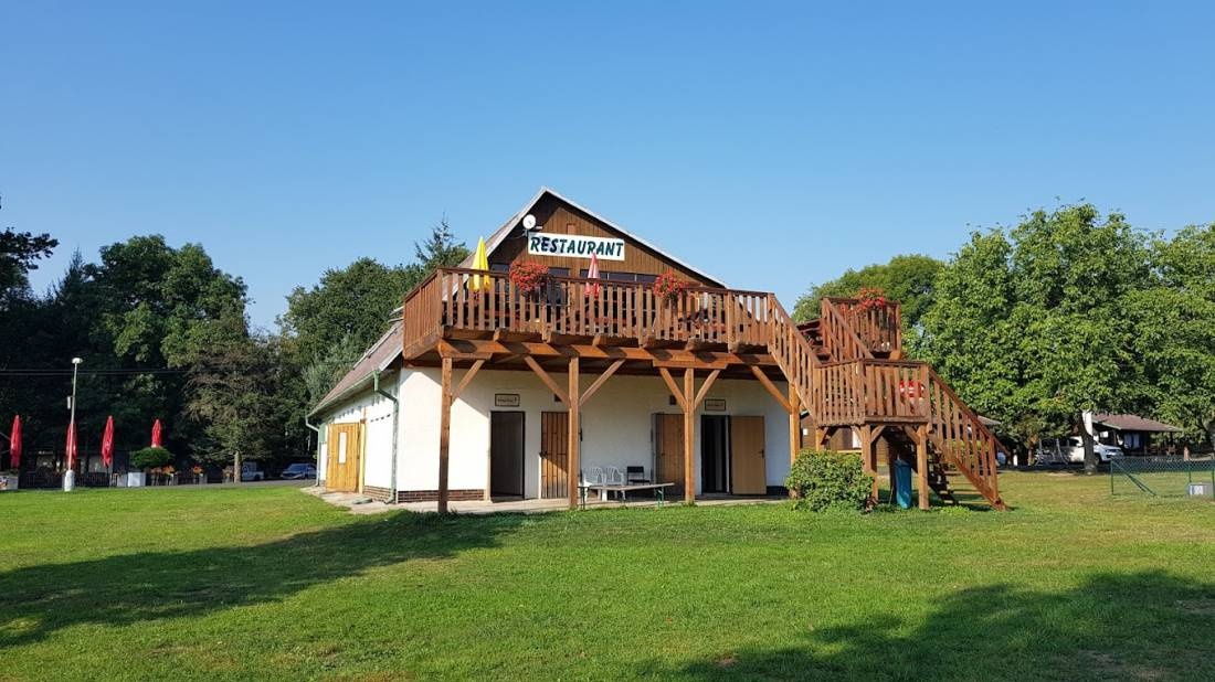 Autocamp Červený — 露营地 in Jirkov