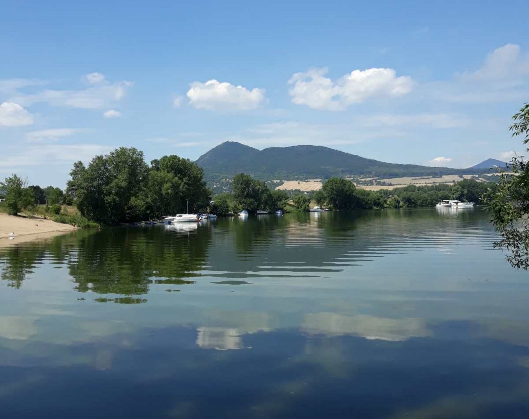 MARINA Labe — Sítio de acampamento in Píšťany