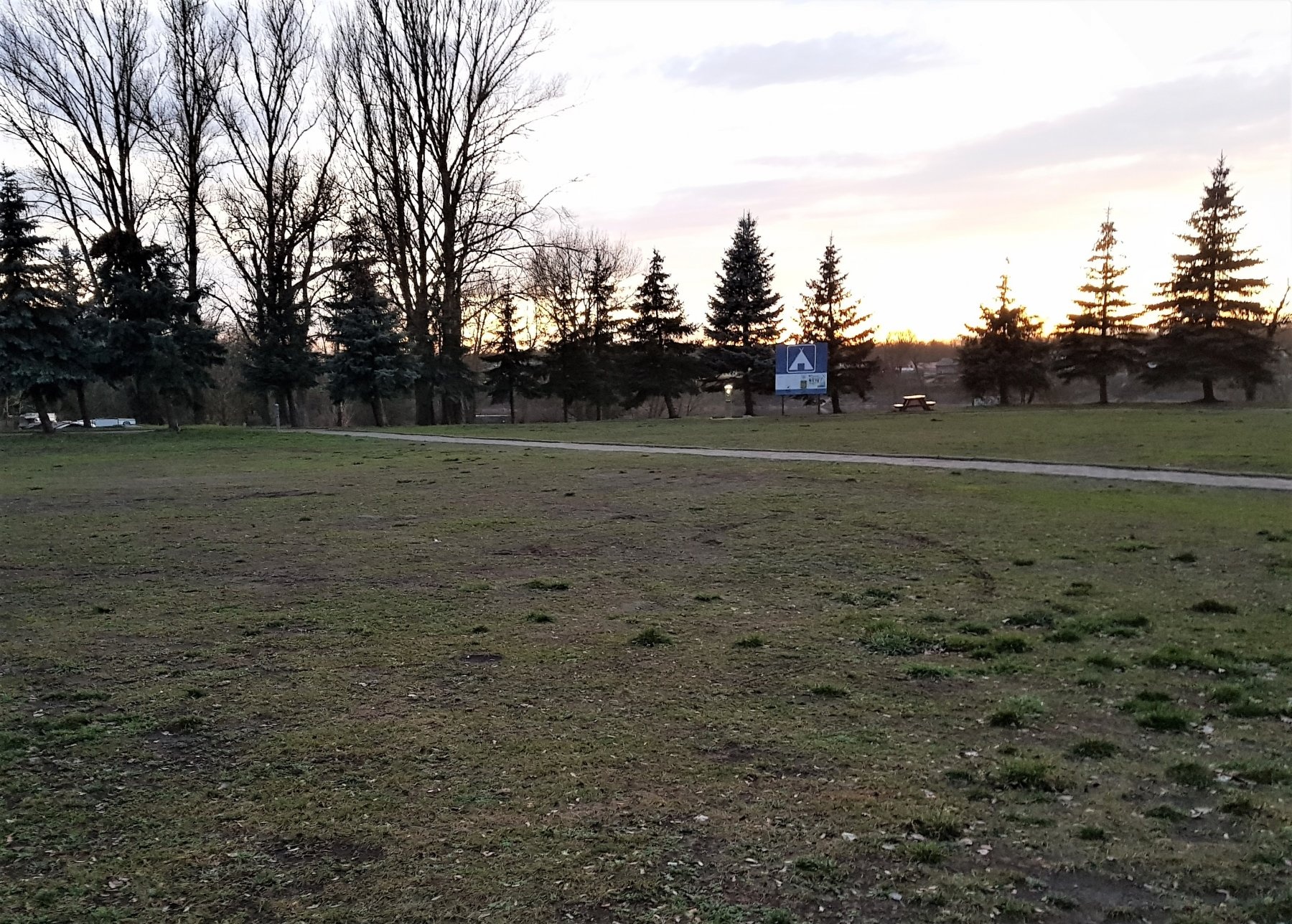 Camping an der Oder (Polenmarkt Hohenwutzen) — Kamp yeri in Osinów Dolny 50